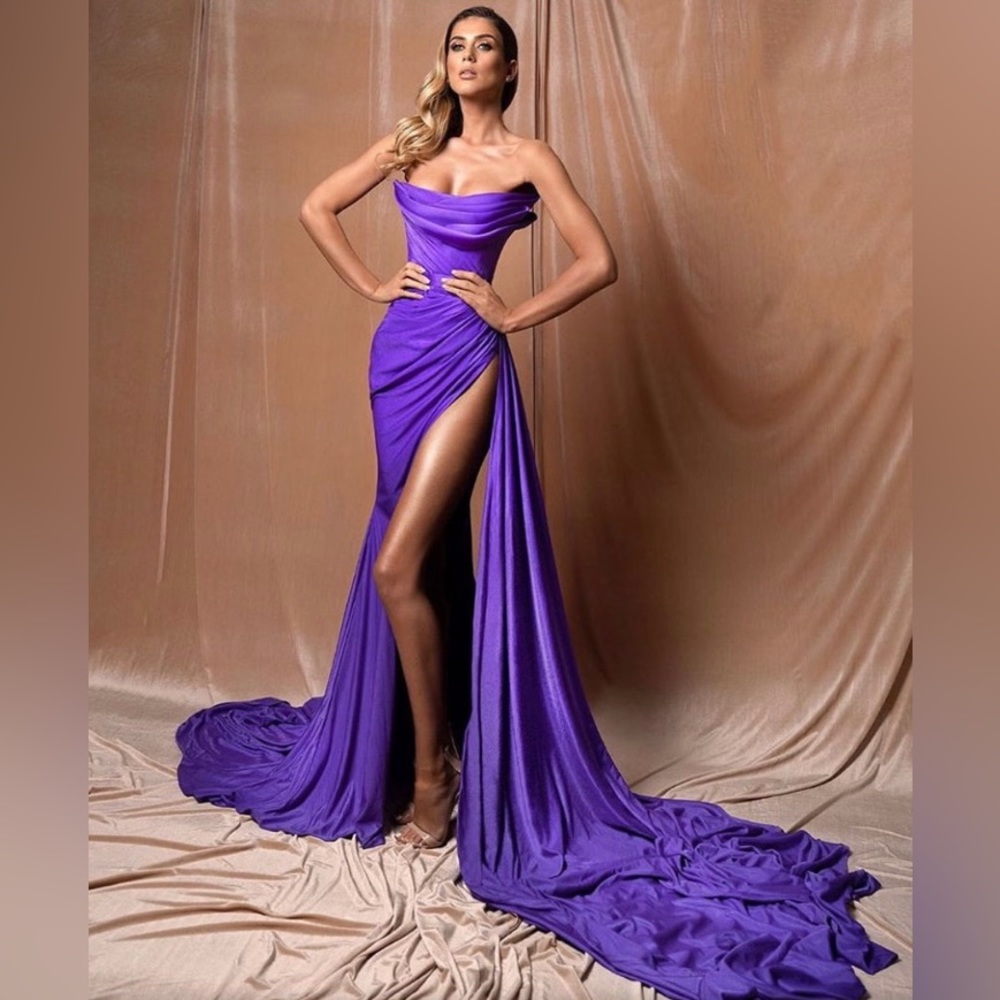 Albina Dyla                                    Bust-114cm
Waist-99cm
Hips- 119cm
